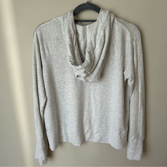 Athleta Light Grey Sift Casual Pullover Hoodie Sweatshirt Women’s Size Medium - Picture 5 of 6